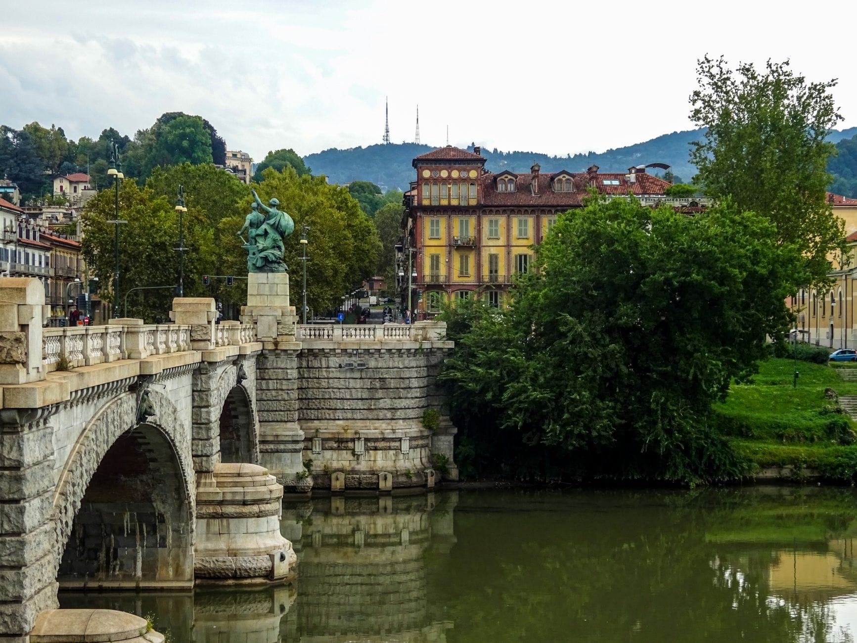 Co zrobić, gdy po zabiegu pojawi się swędzenie i strupki na brwiach Co zrobić, gdy po zabiegu pojawi się swędzenie i strupki na brwiach
